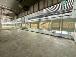Middle Road (D7), Retail #523110571